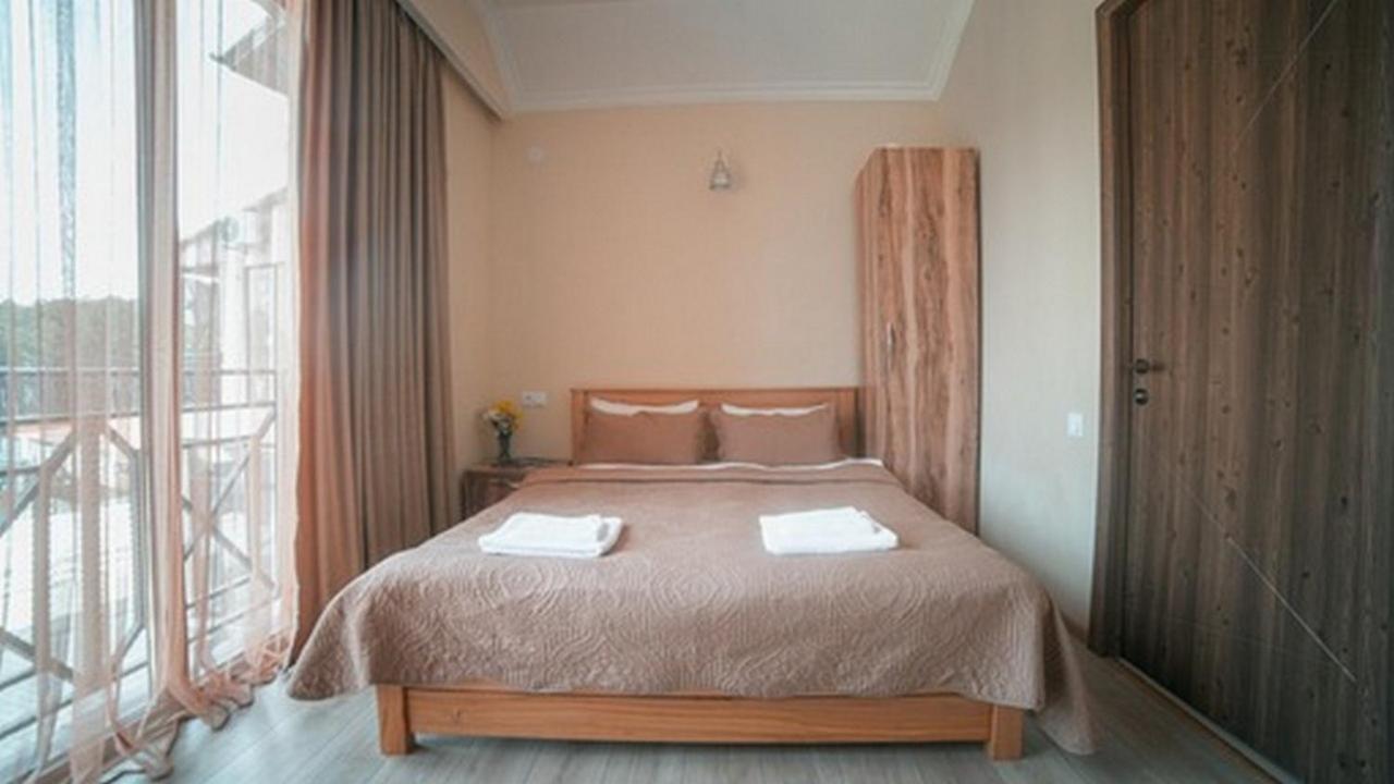Hotel Сурами Экстерьер фото