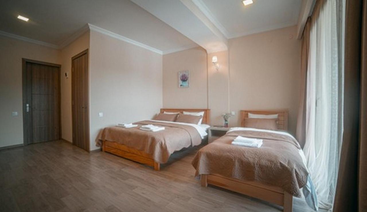 Hotel Сурами Экстерьер фото