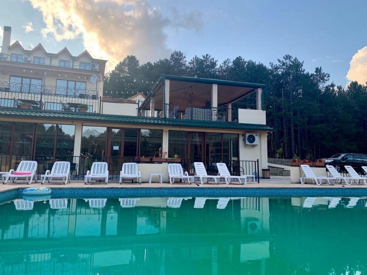 Hotel Сурами Экстерьер фото