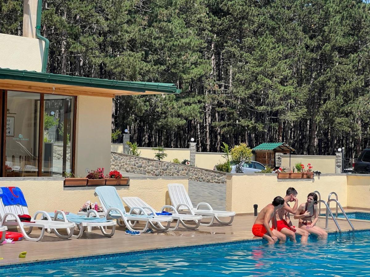 Hotel Сурами Экстерьер фото