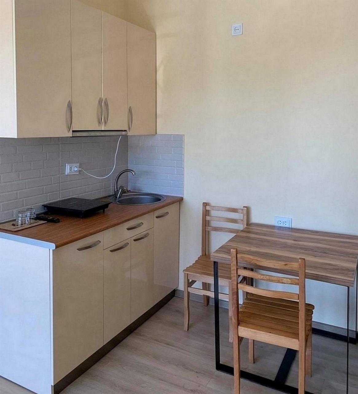 Hotel Сурами Экстерьер фото