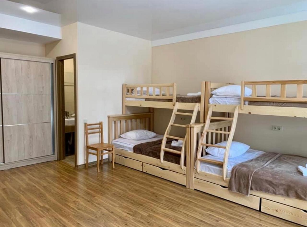 Hotel Сурами Экстерьер фото